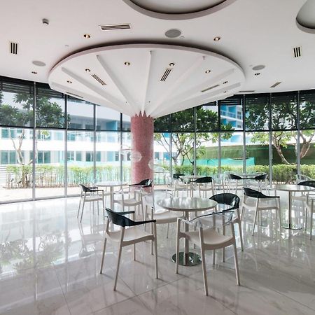 Azure Urban Resort Staycation مانيلا المظهر الخارجي الصورة